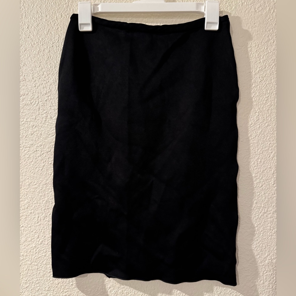 Giorgio Armani Elegant Black Pencil Skirt